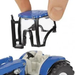 Siku New Holland Tractor with Front Loader and Strautmann Fodder Mixer 1 : 50 Scale